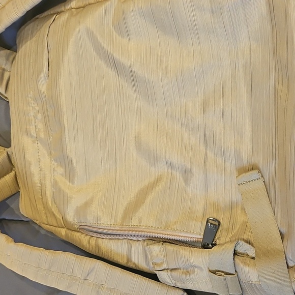 LUG Infinity Hatchback - Picture 8 of 10